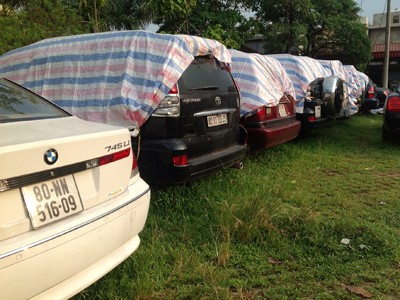 Ly kỳ số phận 25 xe sang đội lốt biển ngoại giao Ly kỳ số phận 25 xe sang đội lốt biển ngoại giao