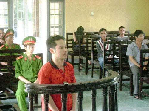 Bị truy nã vẫn thành đại gia? Bị truy nã vẫn thành đại gia?