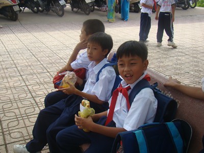 Học ba ca giữa lòng thành phố Học ba ca giữa lòng thành phố