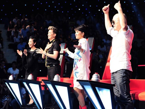The Voice: HLV 'diễn' nhiều hơn cả thí sinh The Voice: HLV 'diễn' nhiều hơn cả thí sinh