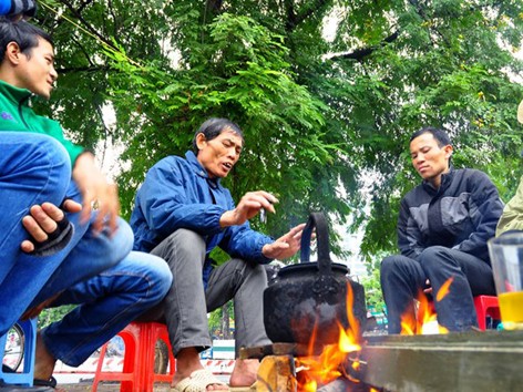 'Chợ người' gồng mình trong đợt rét nhất từ đầu đông 'Chợ người' gồng mình trong đợt rét nhất từ đầu đông