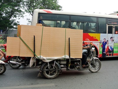 Ra quân xử lý đối tượng 'đội lốt' thương binh đi xe ba bánh Ra quân xử lý đối tượng 'đội lốt' thương binh đi xe ba bánh