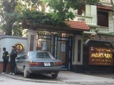Đại gia Sơn 'sắt' Thanh Hóa bị công an khám nhà Đại gia Sơn 'sắt' Thanh Hóa bị công an khám nhà