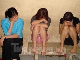 Giáo viên tiểu học bị bắt vì môi giới mại dâm Giáo viên tiểu học bị bắt vì môi giới mại dâm