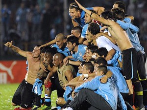 World Cup 2014: Chiếc vé cuối cùng điền tên Uruguay World Cup 2014: Chiếc vé cuối cùng điền tên Uruguay