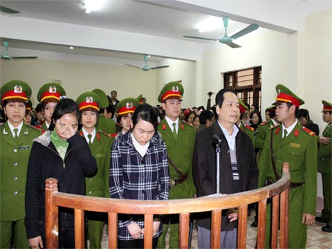 Một thoáng mua vui, một đời tù tội Một thoáng mua vui, một đời tù tội