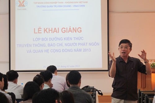 Nguyên Chủ tịch TKV Đoàn Văn Kiển tái xuất, làm giảng viên Nguyên Chủ tịch TKV Đoàn Văn Kiển tái xuất, làm giảng viên