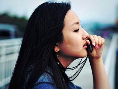 Ân hận khi nhiều lần chối từ thiên chức làm mẹ Ân hận khi nhiều lần chối từ thiên chức làm mẹ