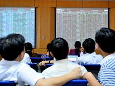 Cuối phiên, hai sàn đảo chiều ngoạn mục Cuối phiên, hai sàn đảo chiều ngoạn mục