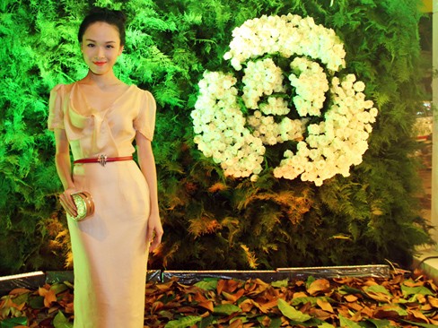 Trương Hồ Phương Nga trung thành với style kín đáo Trương Hồ Phương Nga trung thành với style kín đáo