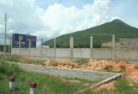Vụ DN Trung Quốc thâu tóm ‘hụt’ đất tại Bình Thuận: Kiểm điểm các đơn vị Vụ DN Trung Quốc thâu tóm ‘hụt’ đất tại Bình Thuận: Kiểm điểm các đơn vị