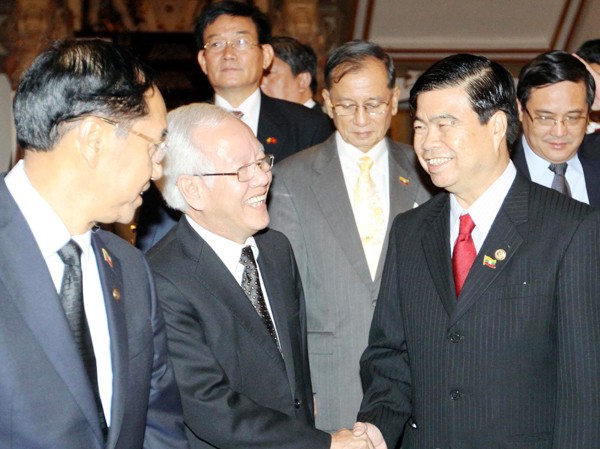 TPHCM và Yangoon thúc đẩy hợp tác thương mại Ông Lê Hoàng Quân tiếp ông U Hla Myinc, Thị trưởng TP Yangon
Ảnh: TTXVN