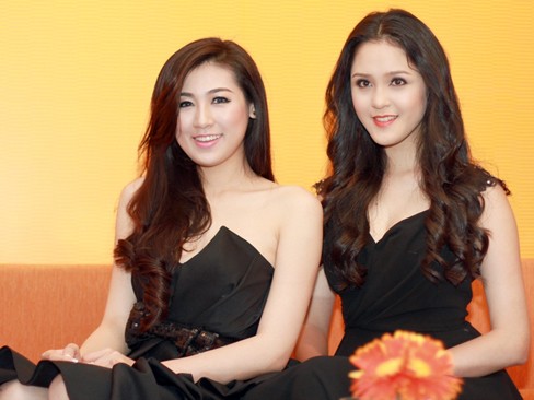 Á hậu Tú Anh, Hoàng Anh cùng diện váy đen dự tiệc Á hậu Tú Anh, Hoàng Anh cùng diện váy đen dự tiệc