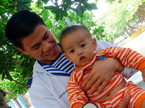 Hồn nhiên những em bé Trường Sa Hồn nhiên những em bé Trường Sa