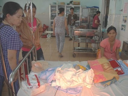 Phát hiện cháu bé vẫn sống khi đưa ra nghĩa địa Phát hiện cháu bé vẫn sống khi đưa ra nghĩa địa