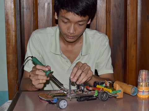'Kỹ sư' tuổi teen và gia tài từ… rác 'Kỹ sư' tuổi teen và gia tài từ… rác