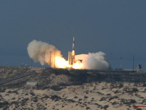 Israel phóng tên lửa trong vùng biển Địa Trung Hải Israel phóng tên lửa trong vùng biển Địa Trung Hải
