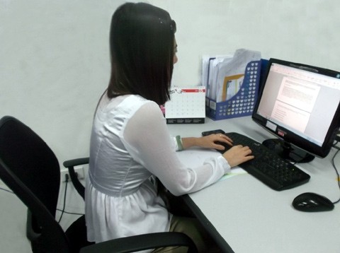 Cử nhân Văn lay lắt viết thuê kiếm sống Cử nhân Văn lay lắt viết thuê kiếm sống