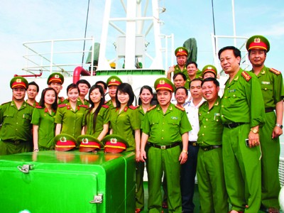 192 giờ với Trường Sa Đoàn cán bộ Học viện Cảnh sát nhân dân ra thăm và làm việc tại Trường Sa