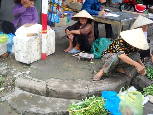 Cụ bà 76 tuổi bị gã nghiện đánh nhập viện Cụ bà 76 tuổi bị gã nghiện đánh nhập viện