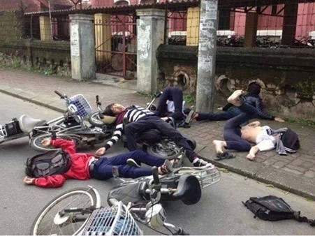 Chế ảnh phản cảm, teen THPT Hai Bà Trưng bị ‘ném đá’ Chế ảnh phản cảm, teen THPT Hai Bà Trưng bị ‘ném đá’