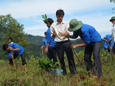 Thôi phó giám đốc, về xã nghèo làm phó chủ tịch Thôi phó giám đốc, về xã nghèo làm phó chủ tịch