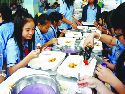 Lo trẻ đến lớp thiếu ăn Lo trẻ đến lớp thiếu ăn