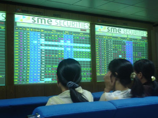 VN-Index giảm, HNX-Index tăng nhẹ VN-Index giảm, HNX-Index tăng nhẹ