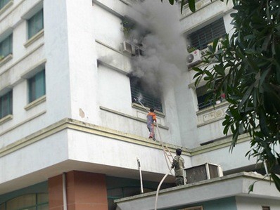 Cháy căn hộ, chủ nhà ngất xỉu vì ngạt khói Cháy căn hộ, chủ nhà ngất xỉu vì ngạt khói