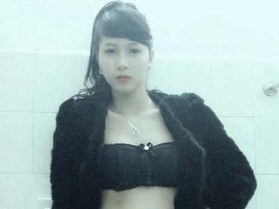 Chàng trai 'xương xẩu' biến thành cô nàng sexy Chàng trai 'xương xẩu' biến thành cô nàng sexy