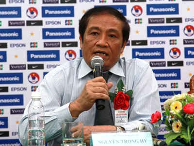 Chủ tịch VFF: Một bàn tay che cả bầu trời? Chủ tịch VFF: Một bàn tay che cả bầu trời?