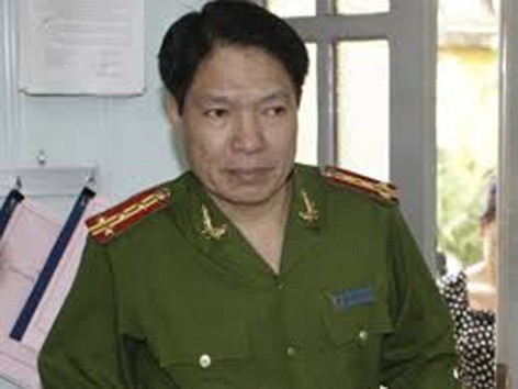 Cựu phó giám đốc công an phải nhờ giang hồ Cựu phó giám đốc công an phải nhờ giang hồ