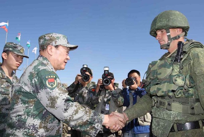Phái đoàn quân sự TQ sang Nga Phái đoàn quân sự TQ sang Nga
