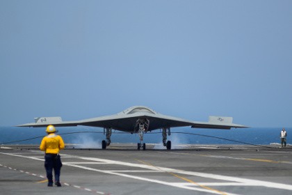Máy bay không người lái X-47B gây thất vọng Máy bay không người lái X-47B gây thất vọng