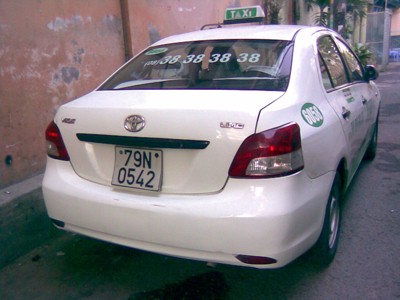 Tràn ngập taxi ngoại tỉnh Tràn ngập taxi ngoại tỉnh