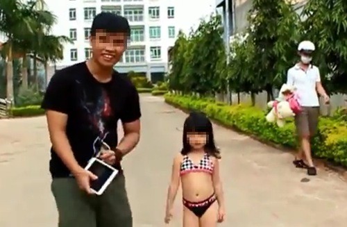 Loạt phiên bản 'Anh không đòi quà' tiếp tục bị 'ném đá' Loạt phiên bản 'Anh không đòi quà' tiếp tục bị 'ném đá'