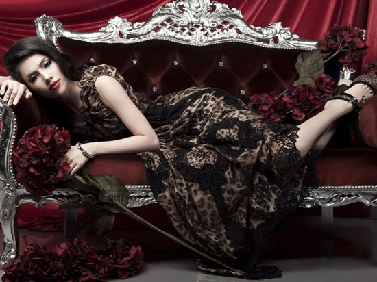 Hoàng My lạ và gợi cảm trong sắc đỏ nóng bỏng Hoàng My lạ và gợi cảm trong sắc đỏ nóng bỏng