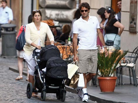 Nhà sắp thêm miệng ăn, Federer sẽ năng 'cày cuốc' Nhà sắp thêm miệng ăn, Federer sẽ năng 'cày cuốc'