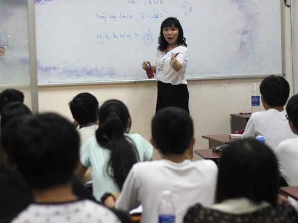 Cô giáo chuyển giới và khoảnh khắc tiết lộ sự thật với trò Cô giáo chuyển giới và khoảnh khắc tiết lộ sự thật với trò