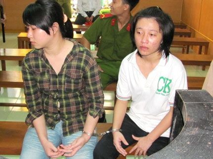 Nữ sinh theo bạn trai đi cướp giật Nữ sinh theo bạn trai đi cướp giật