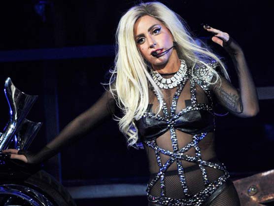 Lady Gaga bị hủy liveshow vì quá gợi dục Lady Gaga bị hủy liveshow vì quá gợi dục