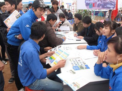 “Bà đỡ” việc làm cho thanh niên “Bà đỡ” việc làm cho thanh niên