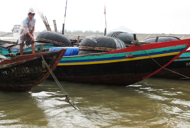 Hà Tĩnh - Thanh Hóa căng mình đón bão Hà Tĩnh - Thanh Hóa căng mình đón bão
