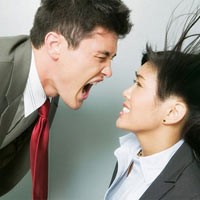 Nhân viên 'choảng' sếp vì bị nợ lương Nhân viên 'choảng' sếp vì bị nợ lương