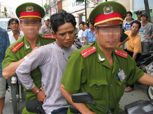 Nghe cảnh sát hình sự kể chuyện bắt cướp Nghe cảnh sát hình sự kể chuyện bắt cướp