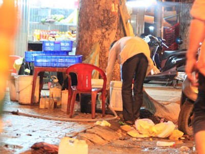 Tận thấy 'công nghệ' chế biến trà đá, trà chanh vỉa hè Tận thấy 'công nghệ' chế biến trà đá, trà chanh vỉa hè