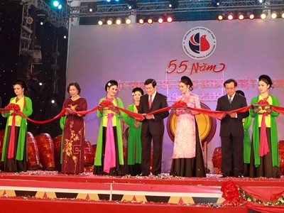 Chủ tịch nước dự lễ kỷ niệm 55 năm Hội Nghệ sĩ Sân khấu Chủ tịch nước dự lễ kỷ niệm 55 năm Hội Nghệ sĩ Sân khấu