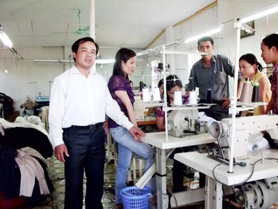 Ông chủ xưởng may kiêm Bí thư Đoàn Anh Trường trong xưởng may