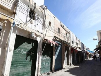Phó giám đốc tình báo Libya bị bắt cóc Đường phố Tripoli heo hút vì cuộc biểu tình phản đối các nhóm dân quân