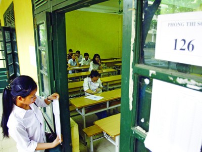 Bắt đầu kì thi Đại học: Băn khoăn với thiết bị thông minh Bắt đầu kì thi Đại học: Băn khoăn với thiết bị thông minh
